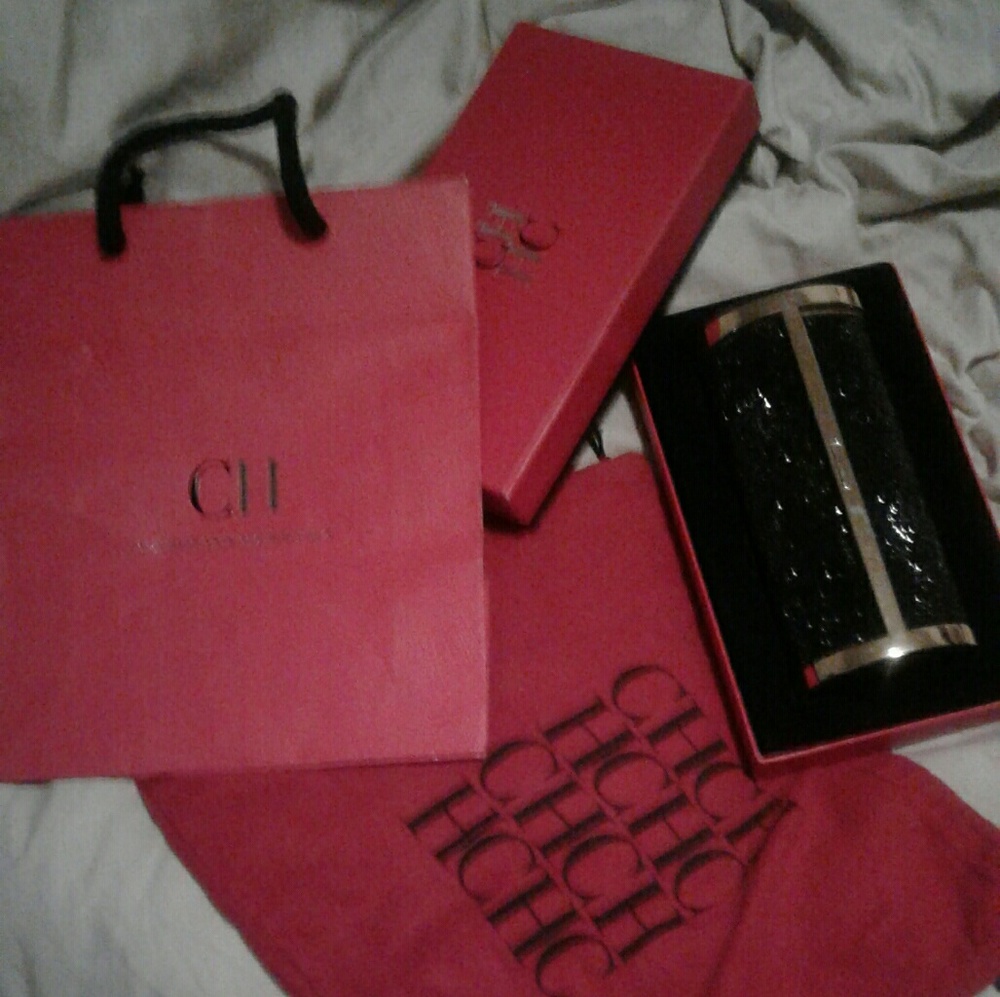 A original Carolina herrera clutch